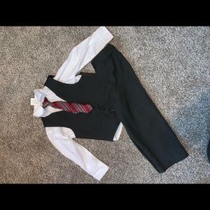 Boy’s 3T Suit.